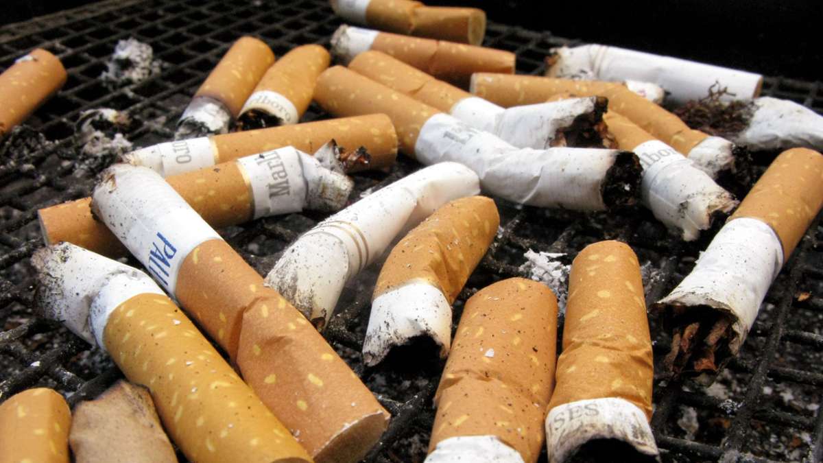 Feuerwerksfest in Ostfildern: Gegen Kippen bei Flammenden Sternen: Taschenaschenbecher sollen Müll vermeiden - Ostfildern