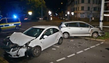 Unfall in Stuttgart-Feuerbach: Autos kollidieren in Kreuzung – zwei Personen leicht verletzt