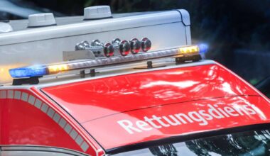 Landkreis Karlsruhe: Seniorin stößt im Auto mit Straßenbahn zusammen
