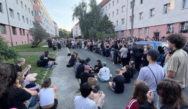 Menschen demonstrieren nach Tötungsdelikt in Leipzig