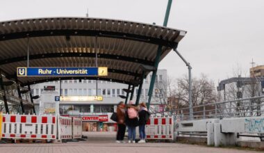 Bauarbeiten an der Bahnhaltestelle "Ruhr-Universität" in Bochum