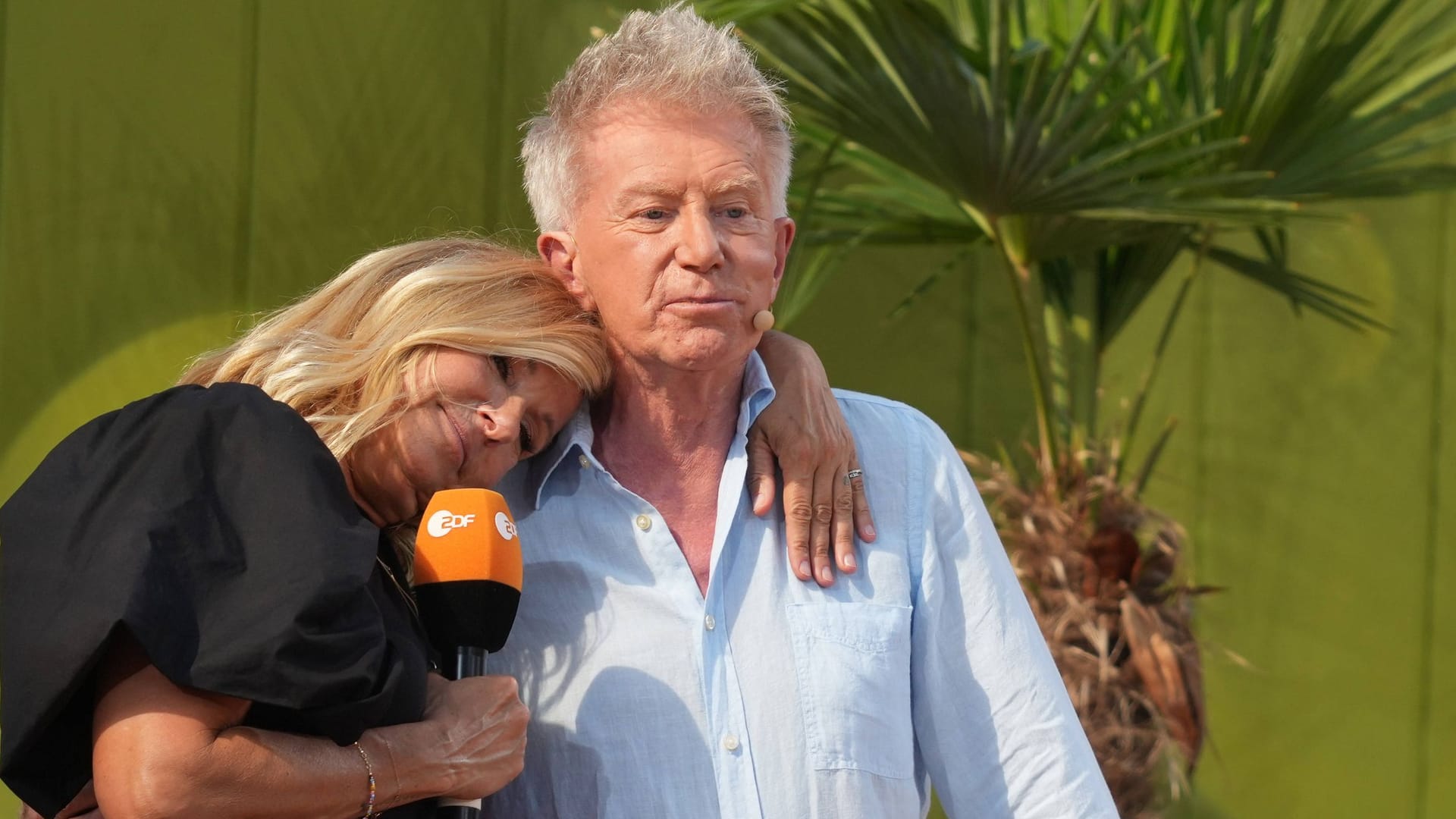 Moderatorin Andrea Kiewel und Koch Armin Roßmeier im "ZDF-Fernsehgarten".