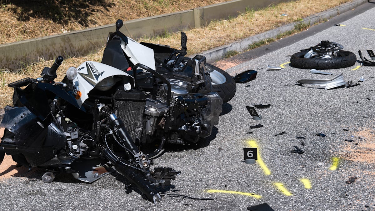 Motorrad gerät in Hamburg in den Gegenverkehr – 69-jähriger Fahrer stirbt