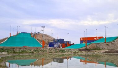 Mr. Snow aus Chemnitz baut Skiarena ohne Schnee in Dänemark