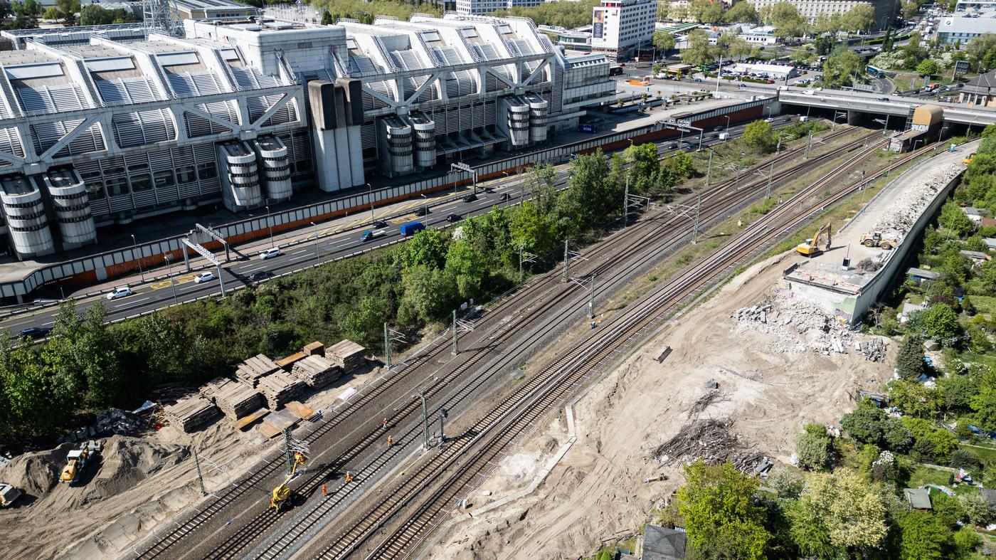 Neue Berliner Ringbahnbrücke soll im Sommer 2027 fertig sein