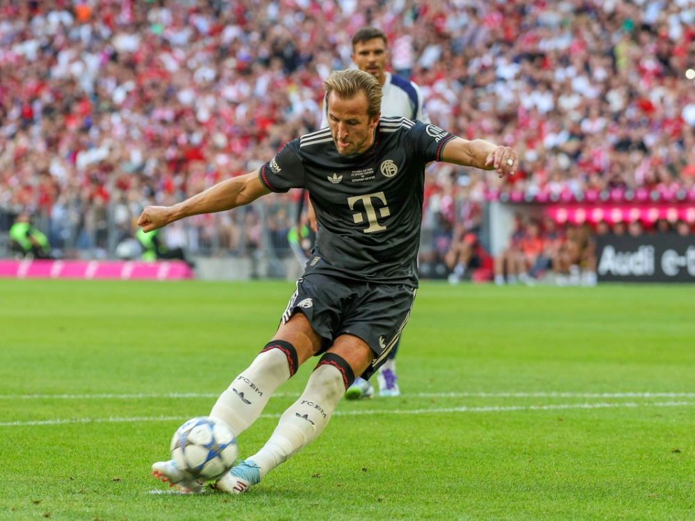 Bayern startet mit Stuttgart-Elf, RB mit Simons
