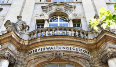 Bund muss Afghanin und 13 Angehörigen Visa erteilen