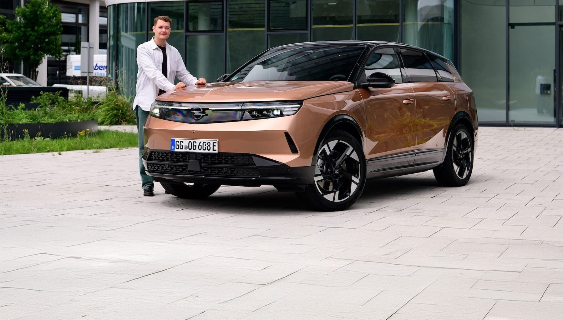 Opel Grandland Electric im Fahrbericht: Das Warten auf den großen Akku geht weiter
