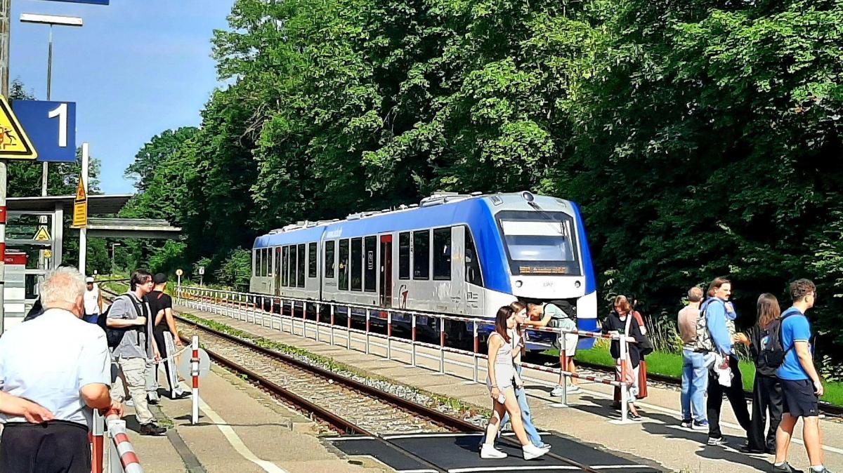 BRB bleibt im August 2025 beim Schienenersatzverkehr mit Bussen