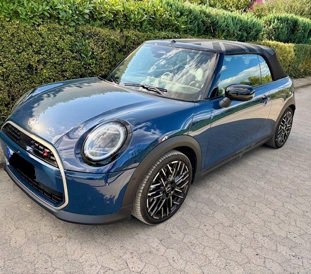 POL-H: Hannover-Döhren: Dunkelblauer Mini-Cooper gestohlen - Polizei bittet um Hinweise