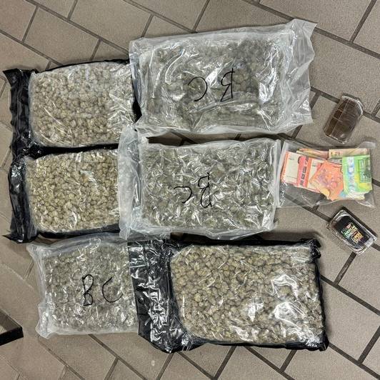 Kiloweise Drogen bei Raserkontrollen entdeckt