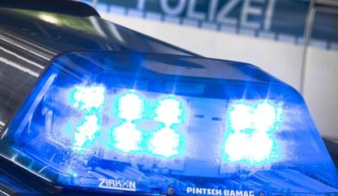 Mann bedroht und attackiert Ex-Freundin und Mutter in Wiesbaden