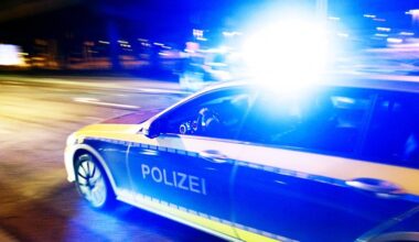Auf Drogen und mit Äxten im Auto: Verfolgungsjagd in Halle endet mit Unfall in Hinterhof