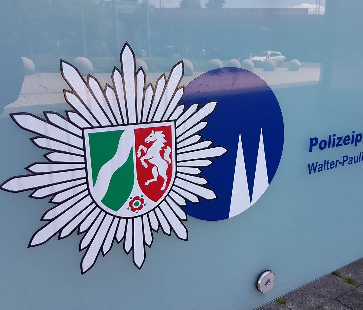 Falsche Polizisten stoppen Wohnmobil auf Kölner Autobahn