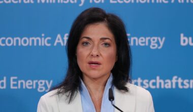 Wirtschaftsministerin Reiche stellt Förderung für private Solaranlagen infrage