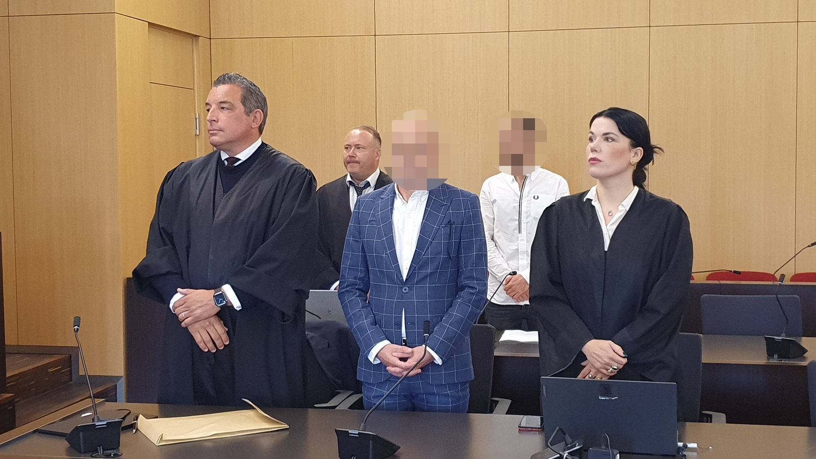 Prozess um lebensgefährliche Machetenattacke in Düsseldorf - Rheinland - Nachrichten