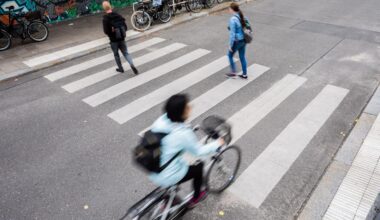 Senior fährt Frau auf Zebrastreifen im Berliner Osten an