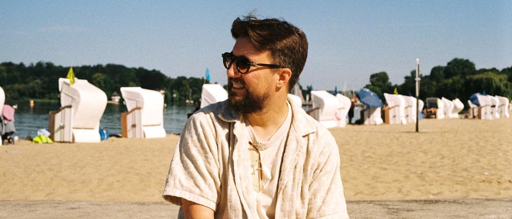 Rapper Prinz Pi im Strandbad Wannsee