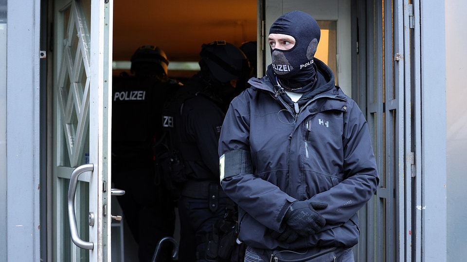 Ermittlungen zu Angriff auf Chemnitzer Bar: Polizei durchsucht erneut Wohnungen