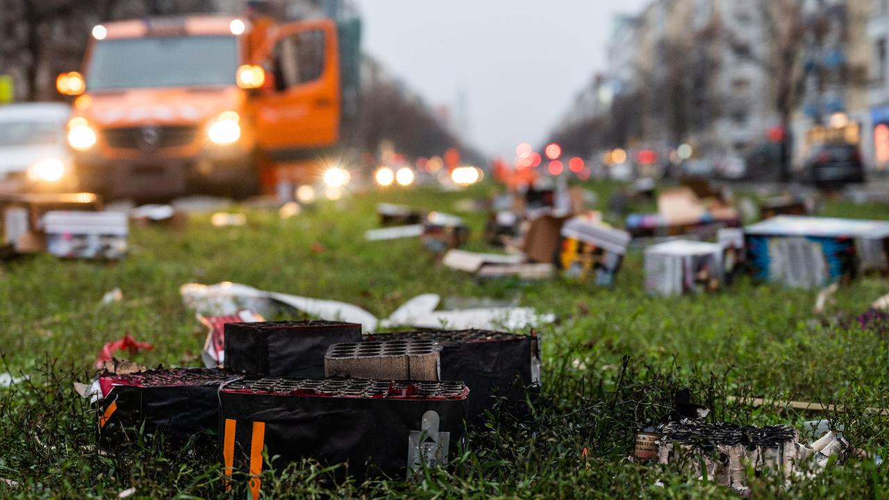 Berlin: Kommentar | Abgesagte Berliner Silvesterfeier: Böllern statt Bobo