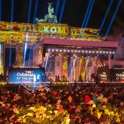 Archivbild:  "Celebrate at the Gate", Show zur Feier des Jahreswechsels 2023/2024 am Brandenburger Tor in Berlin. (Quelle: dpa/Ender)