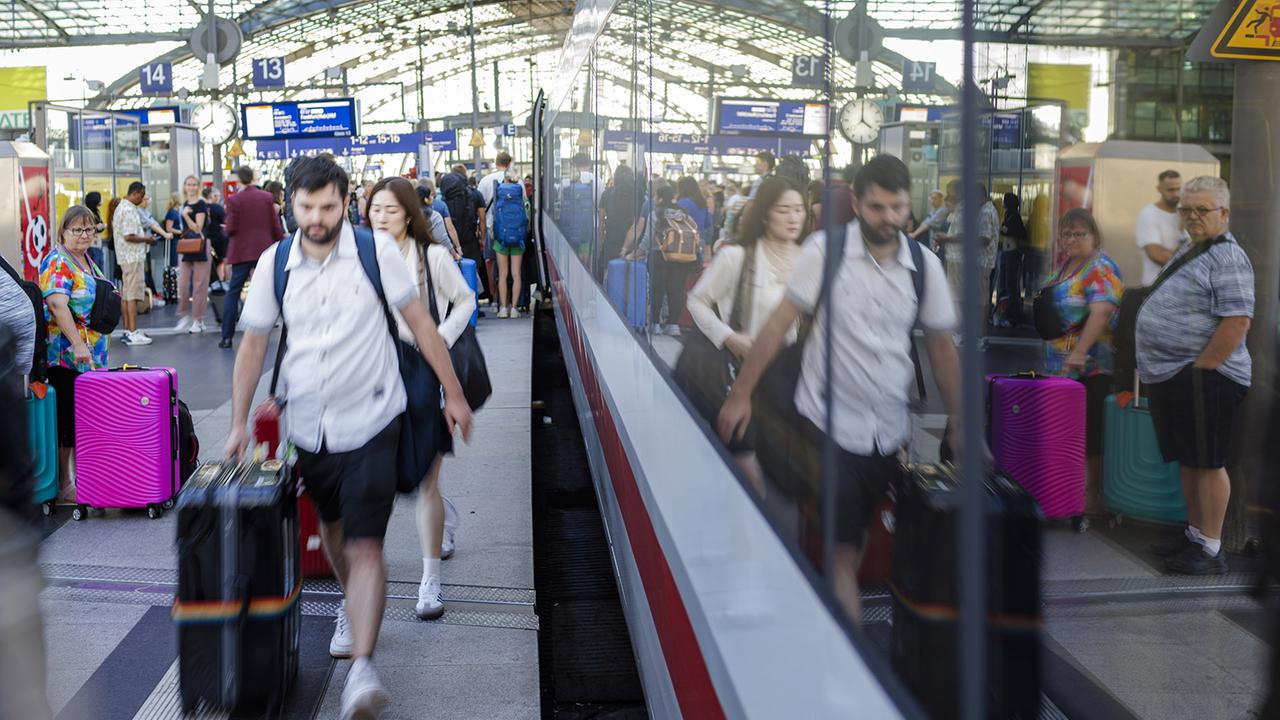 Berlin: Berlin - München: ICE brauchen ab Ende August deutlich länger