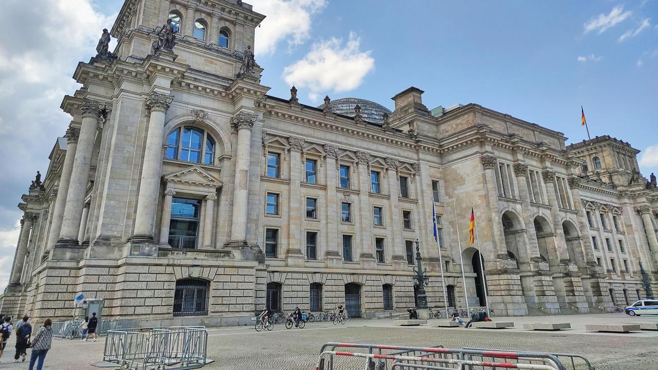 Berlin: Pendler hat kein Recht auf Durchfahrt hinter Reichstagsgebäude