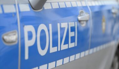 Berlin: Fahrer von Krankentransporter verursacht mehrere Unfälle in Berlin-Spandau