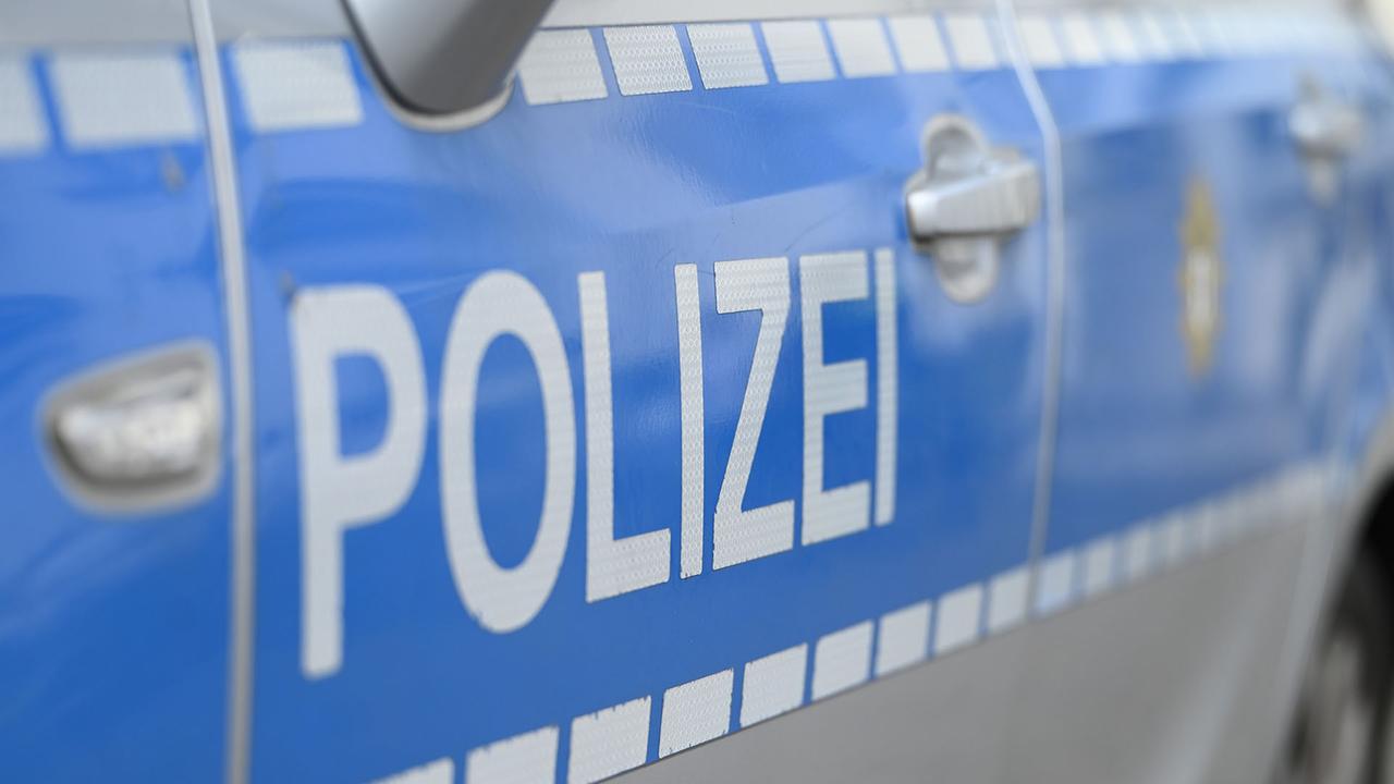Berlin: Fahrer von Krankentransporter verursacht mehrere Unfälle in Berlin-Spandau
