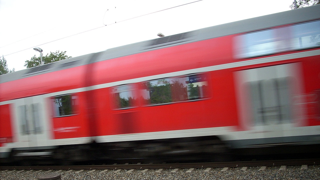 Verwirrung um Ansage-Panne: RE-Züge fahren am Sail-Wochenende regulär