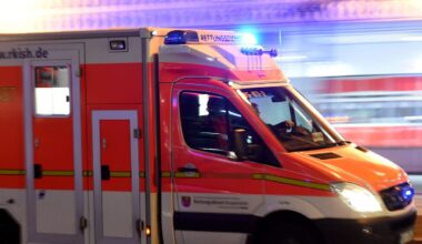 Unfall mit zwei Lastwagen und Transporter in Kiel