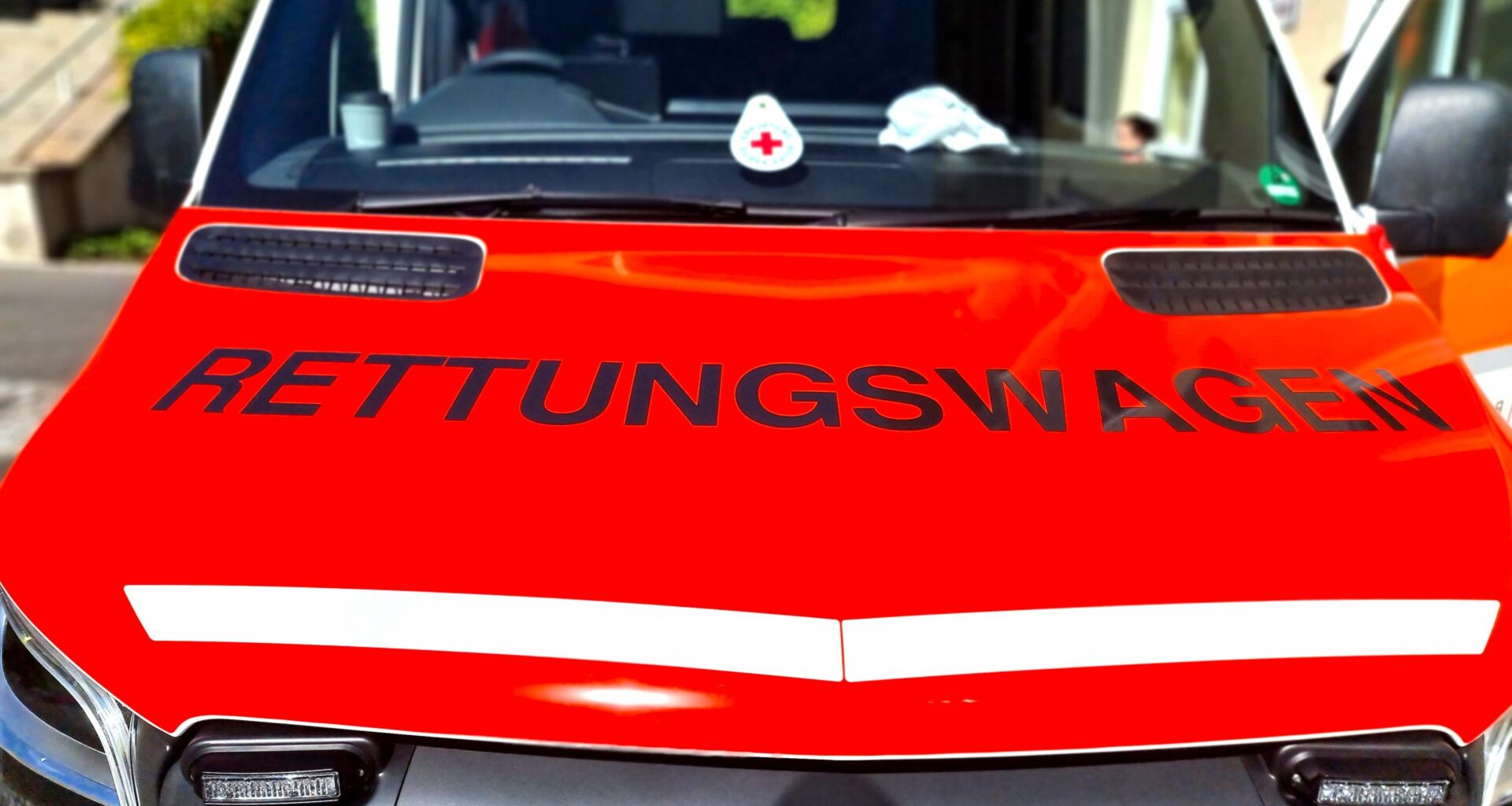 Fußgänger und Radfahrerin bei Unfällen schwer verletzt