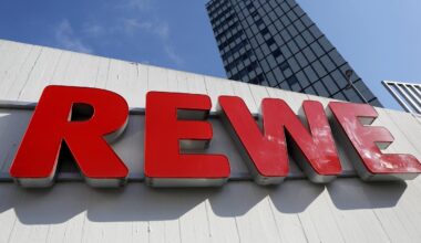Rewe-Mitarbeiter schlägt Mutter vor ihren Kindern in Berlin nieder
