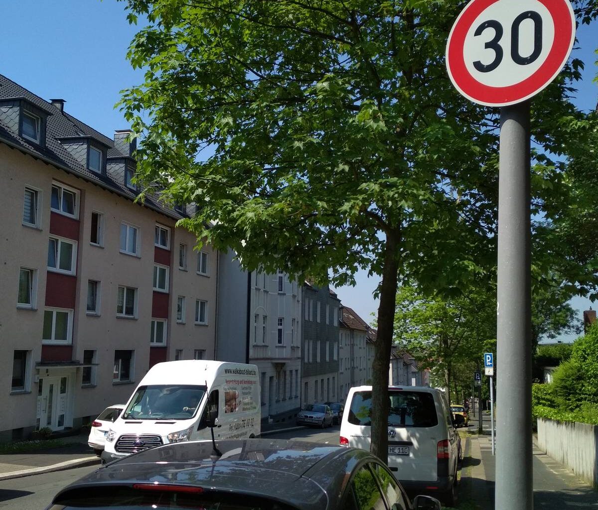Rohrbruch in Essen - Vollsperrung und Busumleitung