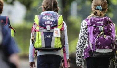 Achtung Autofahrer in Essen: Die Schule hat begonnen - Plakate in ganzer Stadt