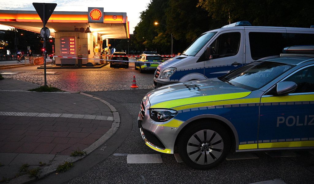 Polizei Hamburg: Dienstwaffe geklaut – Großfahndung nach Dieb