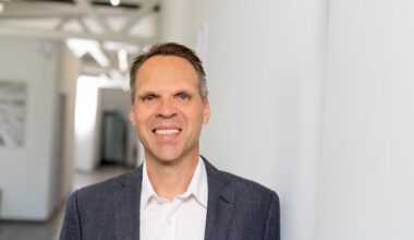 Prof. Dr. Thorsten Kreutz führt durch das Webinar.