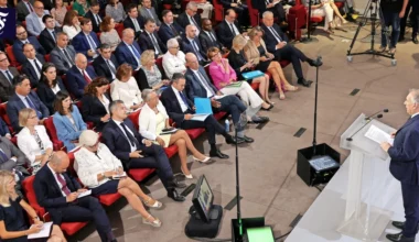 Bayrous Vertrauensvotum: Frankreichs Regierung droht das Aus
