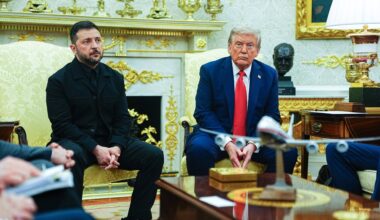 US-Präsident Donald Trump und Ukraines Präsident Selenskyj sitzen im Oval Office