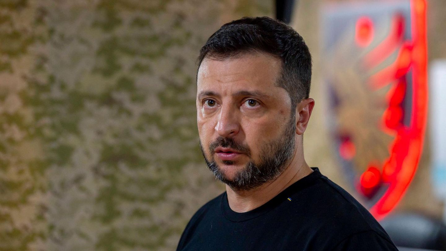 Selenskyj warnt: Ukraine sollte an Gespräch zwischen Trump und Putin beteiligt sein