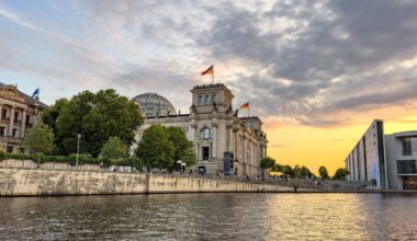 Voßkuhle rät Kirchen zu politischer Zurückhaltung
