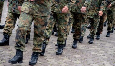 Ukraine-Sicherheitsgarantien: Geld, Waffen - oder deutsche Soldaten?