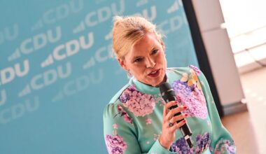 Bundestagspräsidentin: „Unangebracht“, „erklärungswürdig“ – Kritik an Klöckner nach CDU-Sommerfest bei „Nius“-Sponsor
