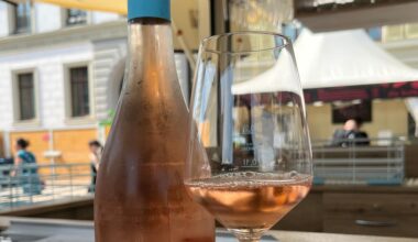 Beerige Nase trifft auf frischen Fruchtgeschmack im Glas
