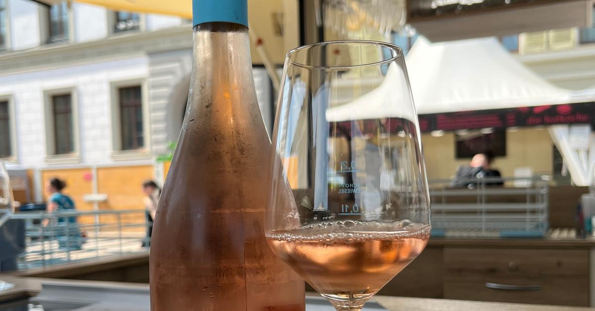 Beerige Nase trifft auf frischen Fruchtgeschmack im Glas