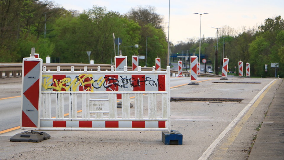 Magdeburg sperrt ab Donnerstag zwei weitere zentrale Brücken