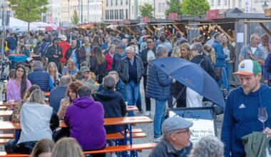 Trotz Regen feiern über 10.000 Besucher auf der Weinstraße