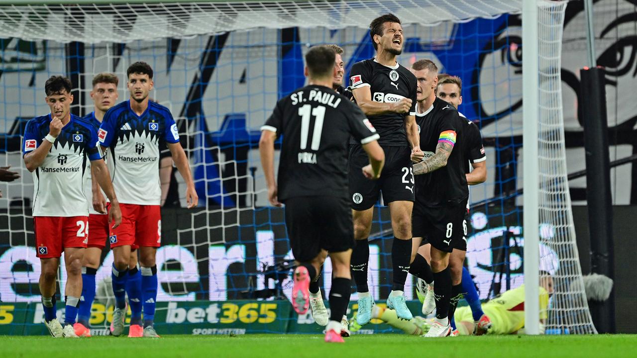 112. Stadtduell: St. Pauli gewinnt hitziges Hamburger Derby beim HSV