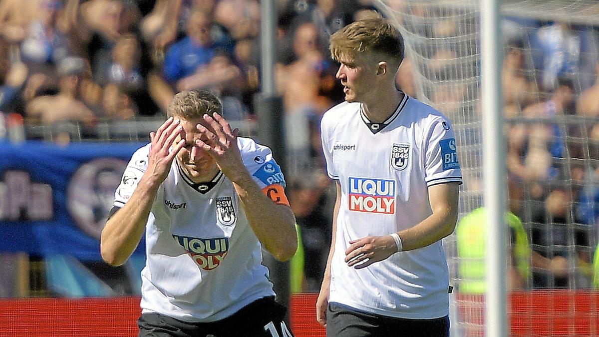 Pfiffe beim Spiel des SSV Ulm 1846 Fußball
