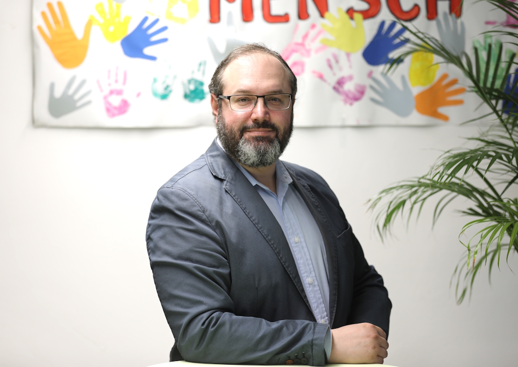 Stanislav „Stan“ Krasnokutskiy, Schiedsmann im Bezirk Mitte 1, engagierter Ansprechpartner der ukrainischen Community in Solingen und Kandidat für den Integrations- und Zuwandererrat. (Foto: © Bastian Glumm)